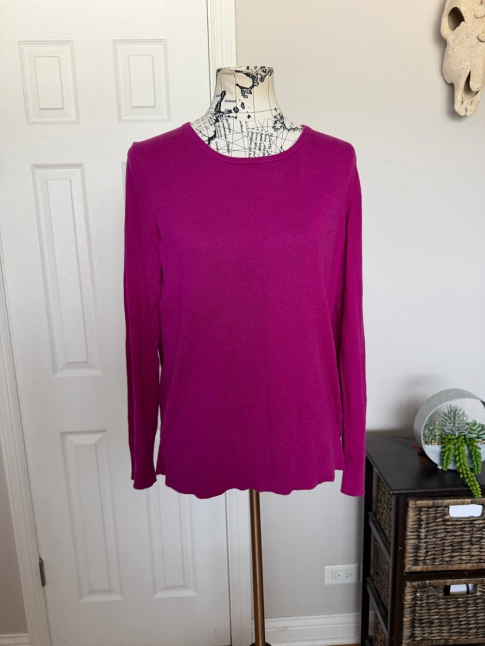 Banana Republic Silk Cashmere Magenta Crewneck Top Sz L hot pink fuchsia sweater